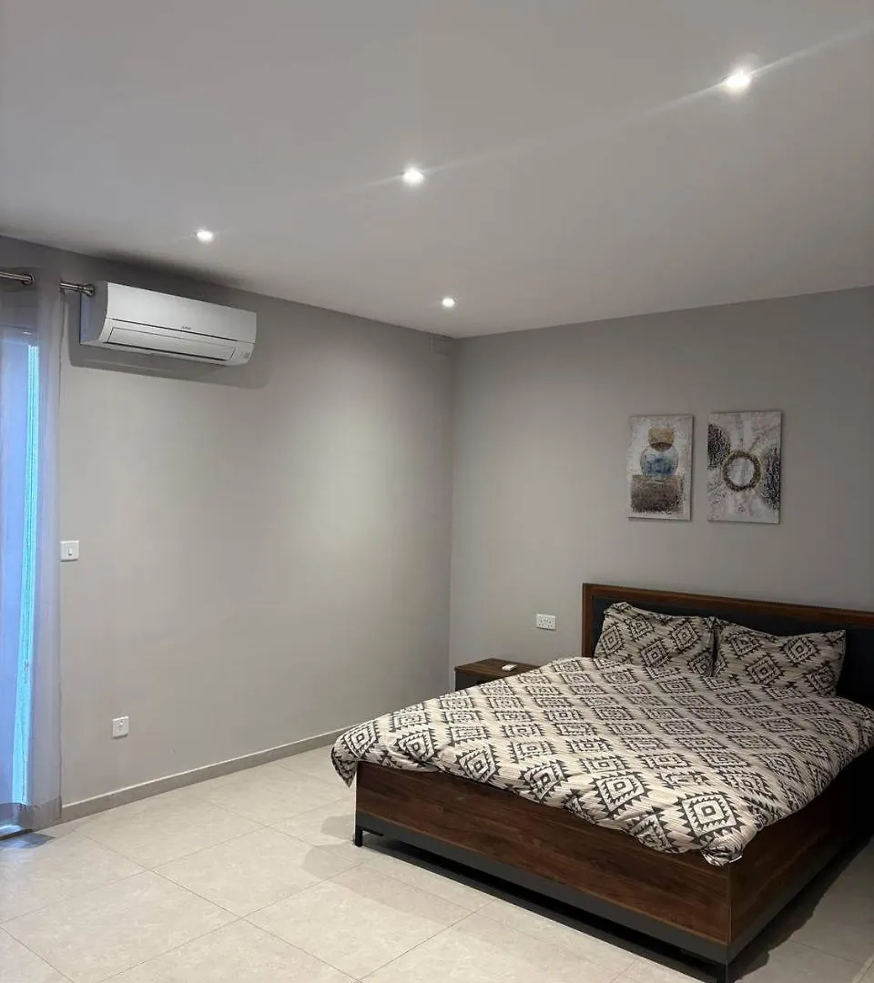 Stunning City-Center 3Br Sliema 0*,