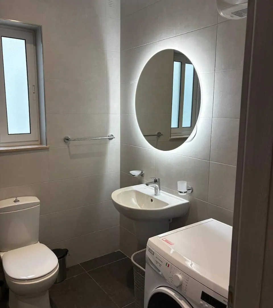 Stunning City-Center 3Br Sliema 0*,