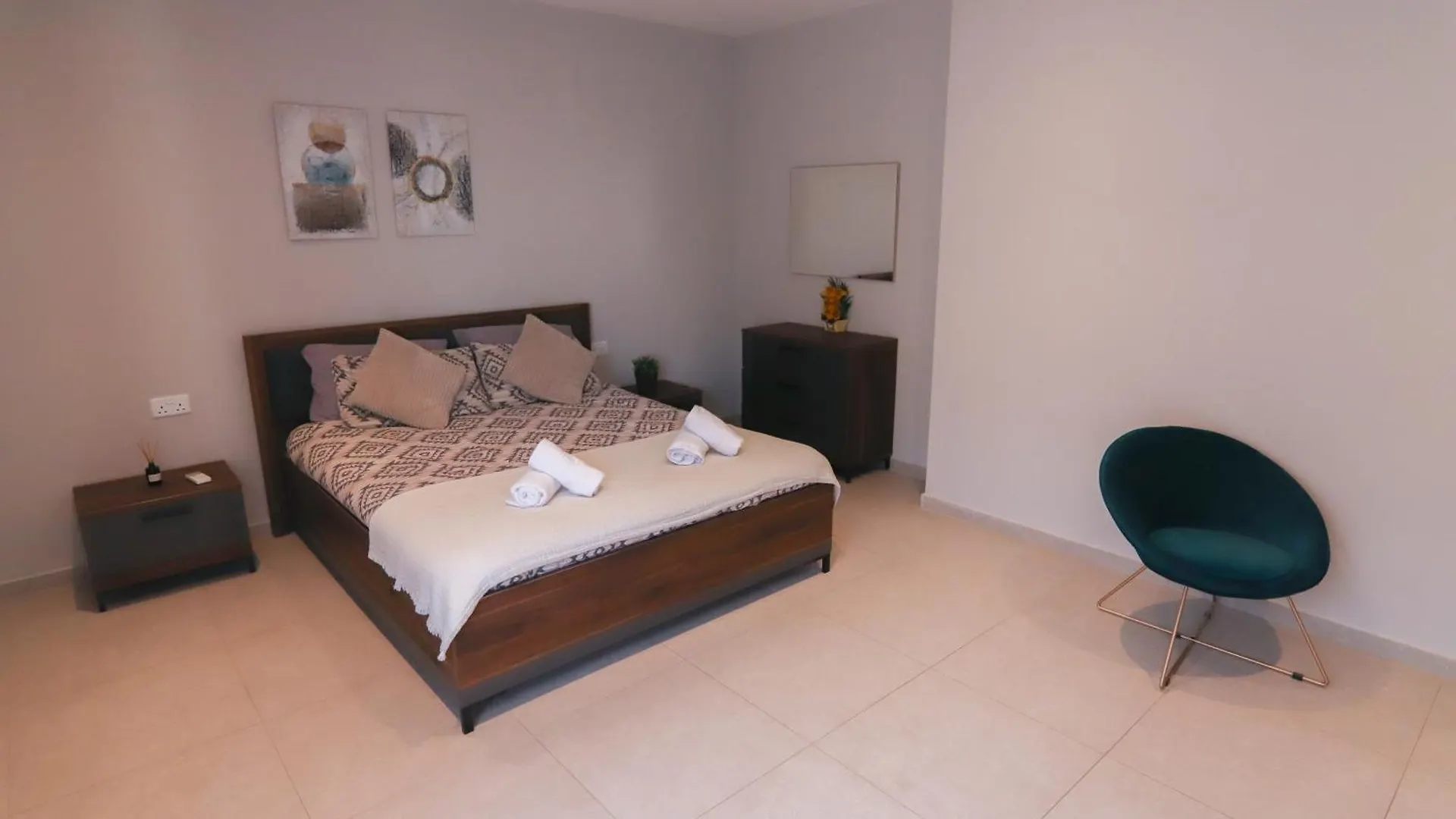 Stunning City-Center 3Br Sliema