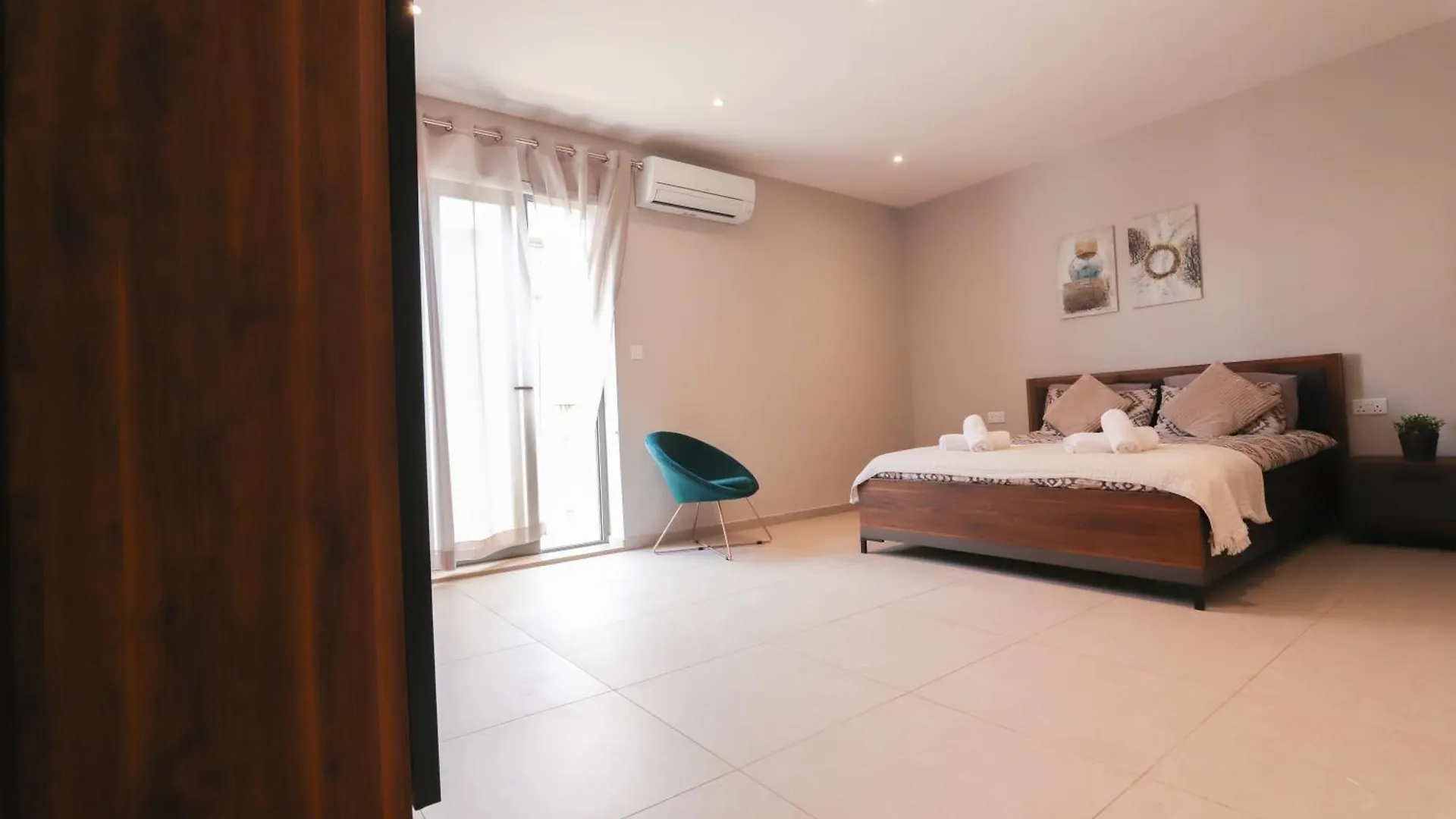 Stunning City-Center 3Br Sliema