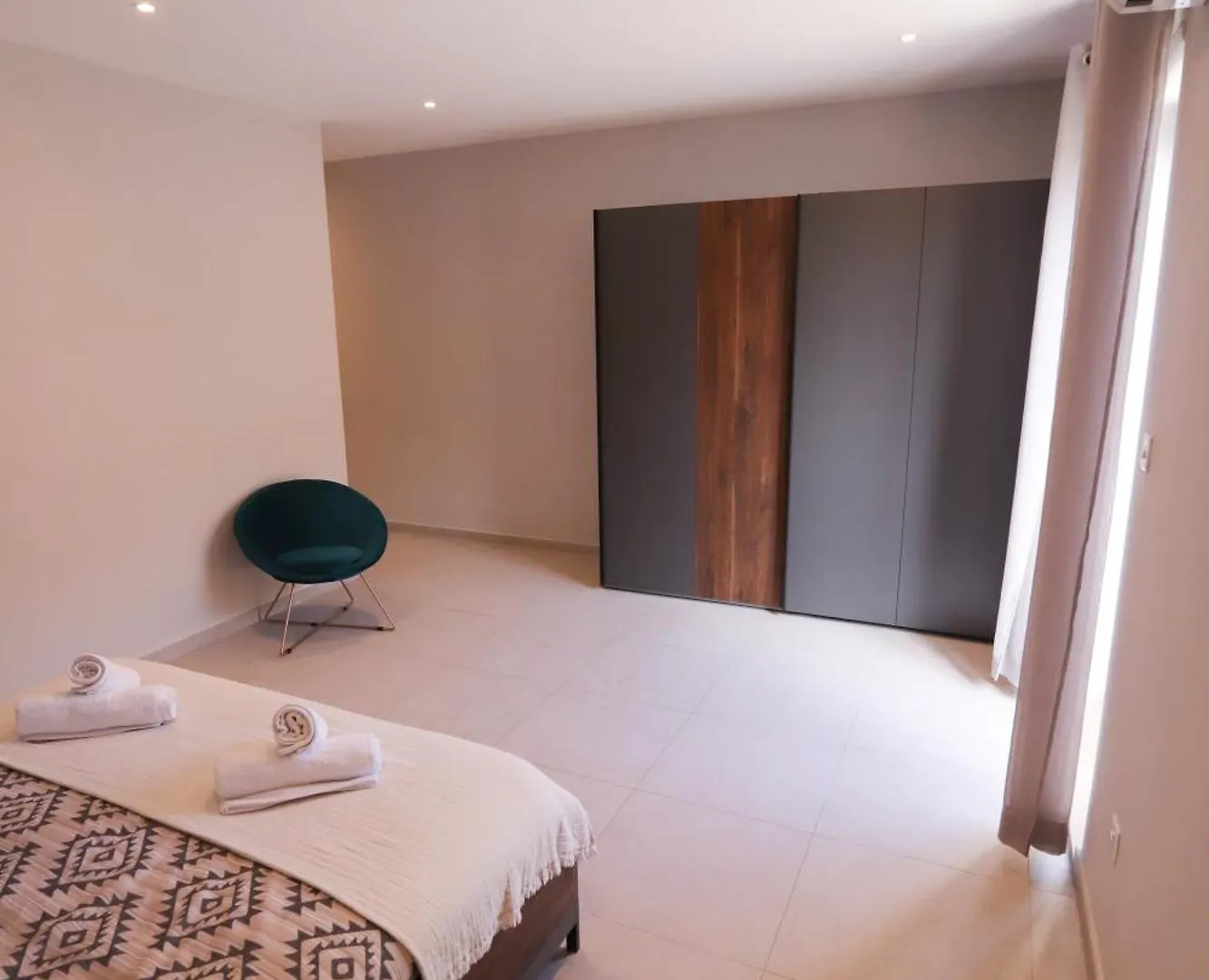 Apartment Stunning City-Center 3Br Sliema