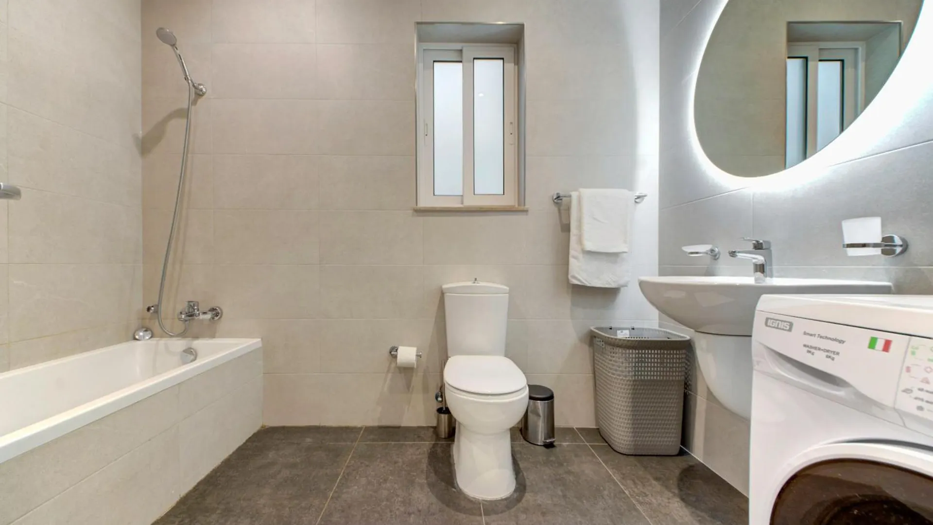 Apartment Stunning City-Center 3Br Sliema