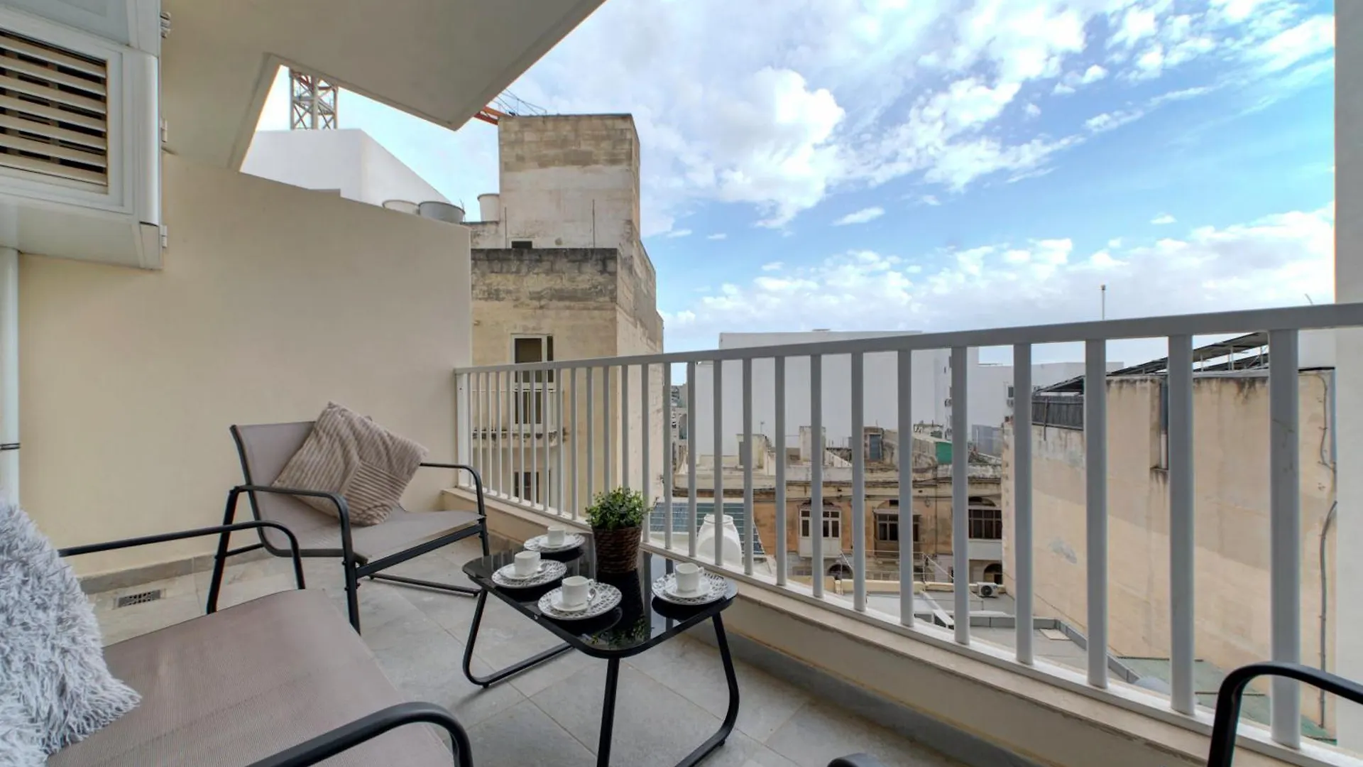 Apartment Stunning City-Center 3Br Sliema Malta